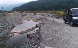 Jalan Nasional Lintasan Penghubung Pidie-Meulaboh Rusak Parah