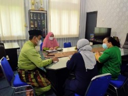 Jelang Vaksinasi, Camat Bina Widya Matangkan Kesiapan Dengan Pihak Puskesmas