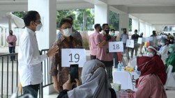 Jokowi Jamin Pemerintah Tanggung Kejadian Ikutan Pasca Vaksinasi Covid-19