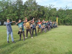 Juara Padang Open Turut Ramaikan Turnamen Archery Camp di Kuntu