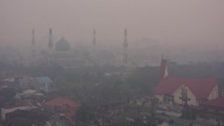 Kabut Asap Masih Pekat di Riau, Libur Sekolah Diperpanjang