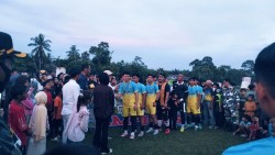 Kadispora Riau dan Ribuan Penonton Saksikan Laga Final Gala Desa Kelurahan Pasir Sialang