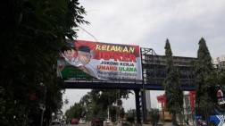 Kakek Karmin Asal Surabaya Gantung Diri Belakang Baliho Jokowi di Semarang