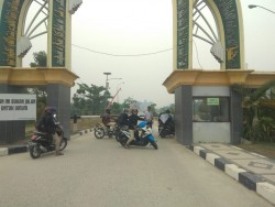 Kampus UIN SUSKA Disegel Sementara Untuk Mahasiswa