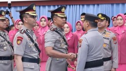 Kapolda Riau Pimpin Sertijab Strategis, Dirintel, Kabid Humas dan Empat Kapolres Berganti
