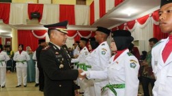 Kapolres Kukuhkan Paskibra Kabupaten Aceh Selatan