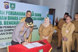 Kasmarni Sambut Baik Program Pembayaran SIM dan SKCK Lewat Bank Sampah