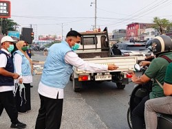 Kepungan Asap Belum Reda, 11 Ribu Masker Gratis Dibagikan untuk Lindungi Warga Pekanbaru