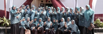 Ketua TP PKK Rohil Percayakan PKK Tanah Putih Tanjung Melawan Ikuti Lomba PAARADI Riau