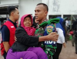 Kodim Lampung Selatan Bantu Pulangkan 206 Pengungsi ke Pulau Sebesi