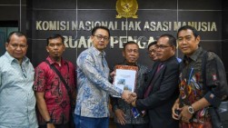 Komnas HAM Turun Tangan dalam Kasus Jilbab di SMKN 2 Padang
