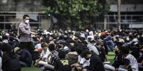 Kontras Soroti Pelanggaran Kebebasan Berekspresi saat Aksi UU Cipta Kerja
