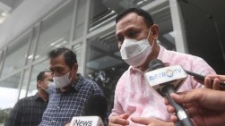 KPK Dakwa Eks Pejabat Kemenkes Rugikan Negara Rp 14 Miliar di Kasus Alkes