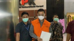KPK Geledah 2 Rumah Terkait Kasus Bansos Covid-19