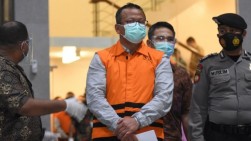 KPK Geledah Rumah Dinas Edhy Prabowo