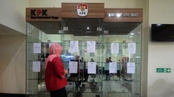 KPK Lelang Perhiasan dan 2 Kendaraan Dari Kasus Korupsi