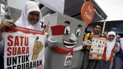 KPU Medan Sosialisasi Pemilu 2019 Door to Door Jaring Pemilih Pemula