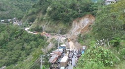 Longsor Terjadi di Jalan Lintas Bireun-Takengon