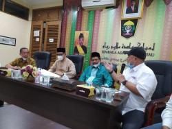 Masyarakat Riau Protes Motif Melayunya Dipatenkan Oleh Oknum Pengusaha Asal Bandung