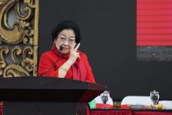 Megawati Usul ke Nadiem Buku Karya Bung Karno Jadi Kurikulum Baca di Sekolah