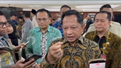 Mendagri Kaji Peluang Petugas Damkar dan Satpol PP Jadi PNS