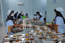 Mendikdasmen Tegaskan MBG Hanya untuk Siswa yang Membutuhkan, Pelibatan Kantin Masih Dikaji