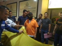 Mengetahui Uangnya Hilang 30 Milliar, Amat Tantoso Tikam Hong Koon Ceng