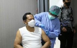 Menkes Budi Gunadi Pakai Data KPU untuk Vaksinasi, Mendagri: Saya Hormat Betul Reporter: Antara