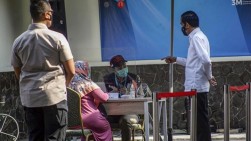 Moeldoko Bilang Prosedur Vaksinasi Jokowi Sama Seperti Masyarakat