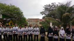 Mogok Ngajar, Belasan Guru SMK Gunung Meriah Tutup Mulut Pakai Lakban
