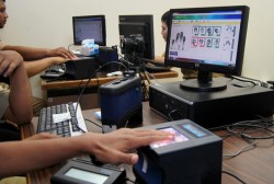 Orang Sakit Jiwa Tampar Petugas Disdukcapil Saat Rekam E-KTP