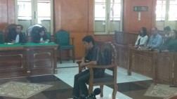 Palsukan 125 Ribu Merek Lem Setan, Acuan Divonis Hukuman Percobaan