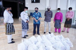 Peduli Covid-19, Karyawan PT BOB Salurkan Bantuan