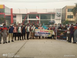 Peduli Kabut Asap, Calsic Riau dan PT Capella Bagikan Ribuan Masker Gratis
