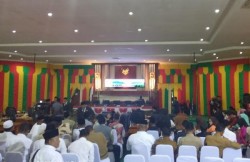 Pejabat Telat Hadir, Pelantikan Anggota DPRD Lingga Molor