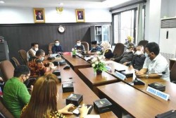 Pelayanan Dikeluhkan, Komisi I DPRD Pekanbaru Hearing dengan RS Awal Bros dan Sari Husada