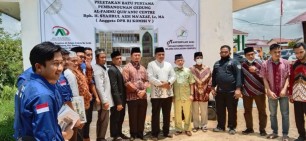 Peletakan Batu Pertama Gedung Pesantren AL-Fahmu Qur'anic Centre Oleh Ustadz Syahrul Aidi Maazat