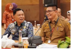 Pemkab Kampar Perkuat Sinergi Ekonomi Daerah Lewat RUPSLB BRK Syariah