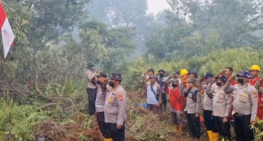 Pengibaran Merah Putih di Tengah Karhutla Pelalawan, Semangat Kemerdekaan Tetap Berkobar