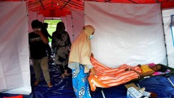 Pengungsi Gempa Mamuju Keluhkan Kesulitan Mendapatkan Air Bersih