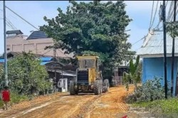 Percepat Akses Pelabuhan Sungai Duku, Pemko Pekanbaru Mulai Overlay Jalan Tanjung Batu