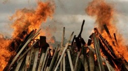 Perempuan di India Ini Nyaris Dibakar Hidup-hidup Karena Tak Bisa Melahirkan