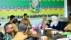 Perkuat Sinergi, Bupati Kampar Ikuti Rakor Inflasi dan Sosialisasi Jaminan Produk Halal