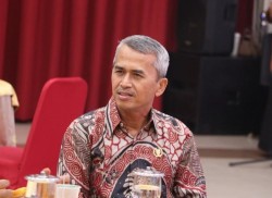 PertaMina BetadiHina: Ketika Negeri 'Di Atas dan Di Bawah Minyak' Dipaksa Antre Harkat dan Martabat