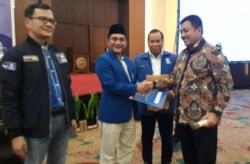Pilkada Pelalawan 2020, DPP PAN Serahkan Surat Rekomendasi untuk Habibi Hapri