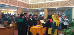 Pimpinan DPRD Resmi Dilantik, Bupati Ajak Bersinergi Bangun Pelalawan