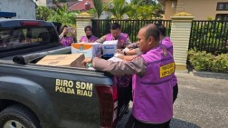 Polda Riau Turunkan Tim Medis dan Trauma Healing untuk Warga Terdampak Karhutla Kerumutan