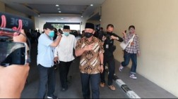 Polri Beri Alasan Tolak Rocky Gerung dan Gatot Nurmantyo Jenguk Anggota KAMI