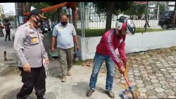 Polsek Tenayan Raya Razia Masker di Jalan Hang Tuah, 83 Orang Terjaring