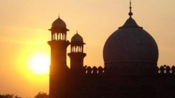 Protes Pemecatan 25 Imam Masjid di Perlis Malaysia